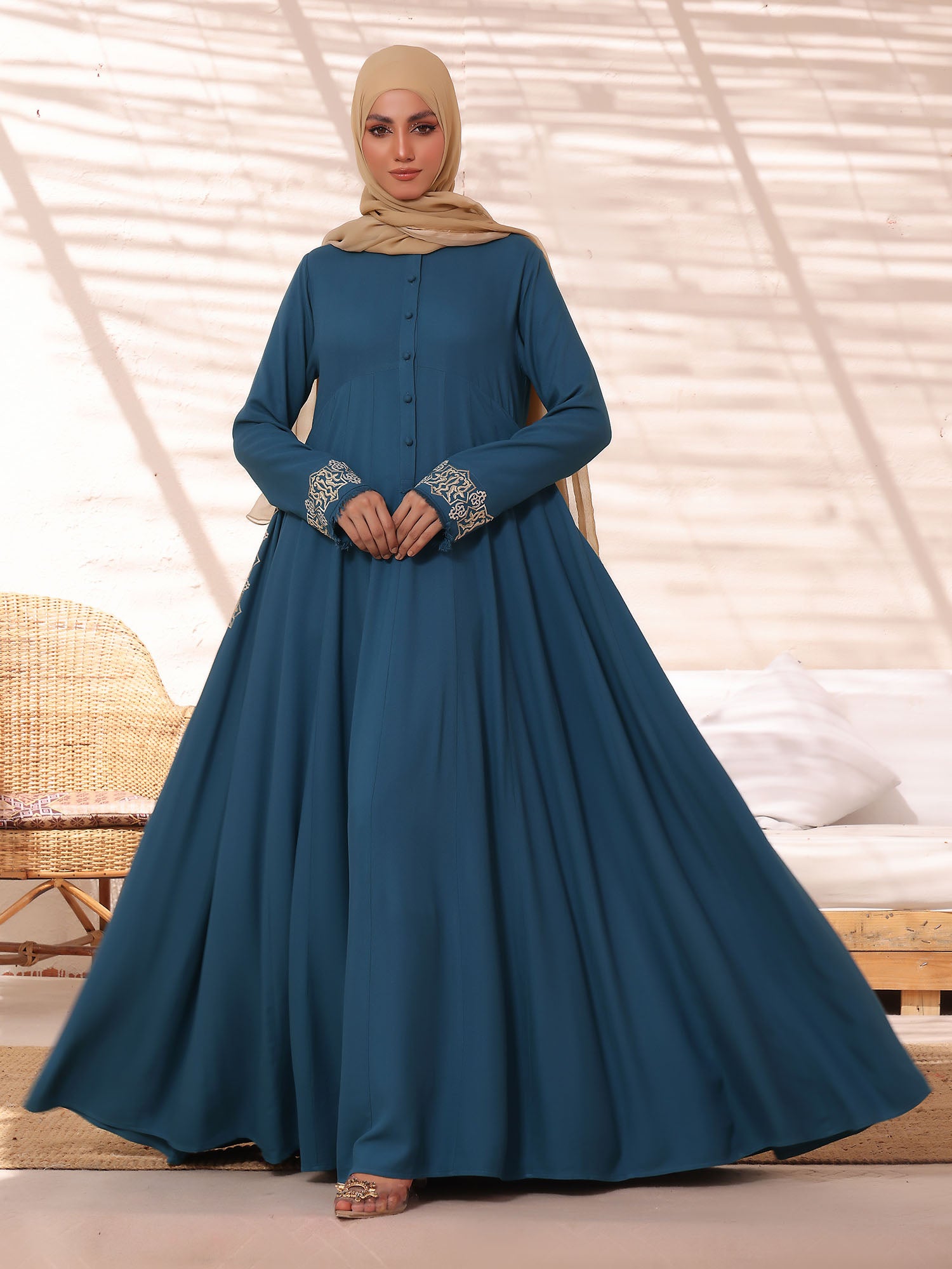 Abaya Precious Stitch
