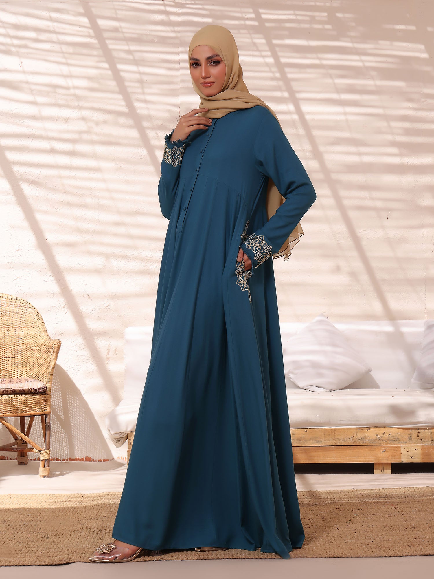 Abaya Precious Stitch