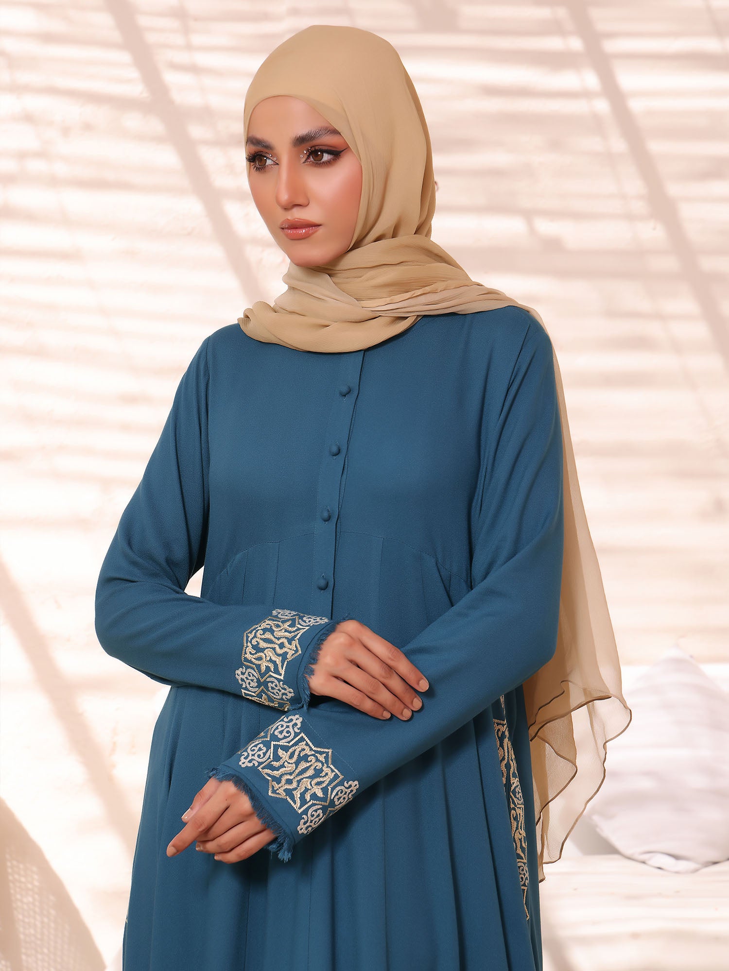 Abaya Precious Stitch