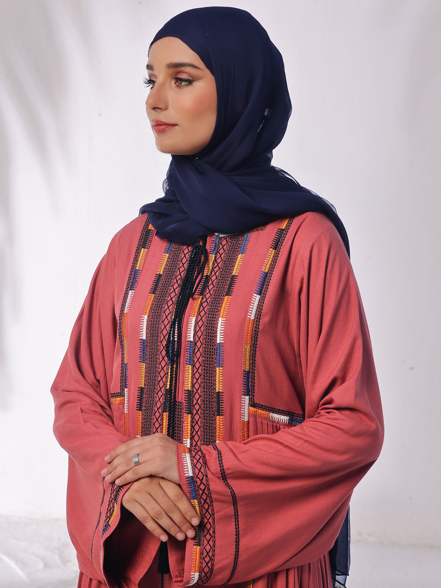 Doch Whispers Abaya