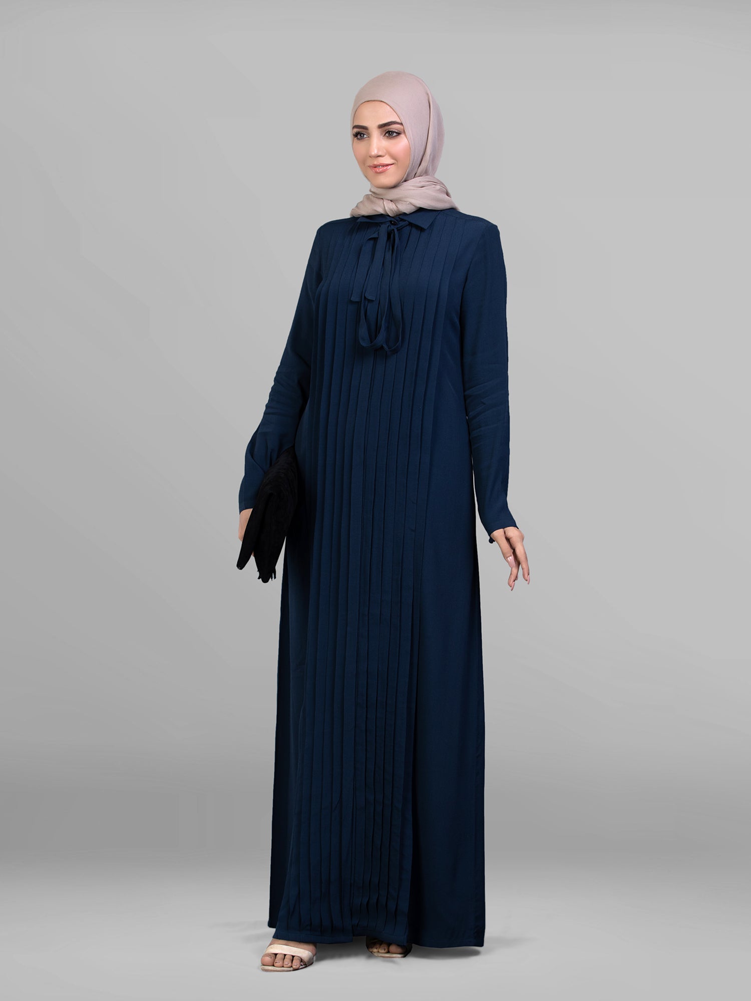 Tuck up-Navy Abaya