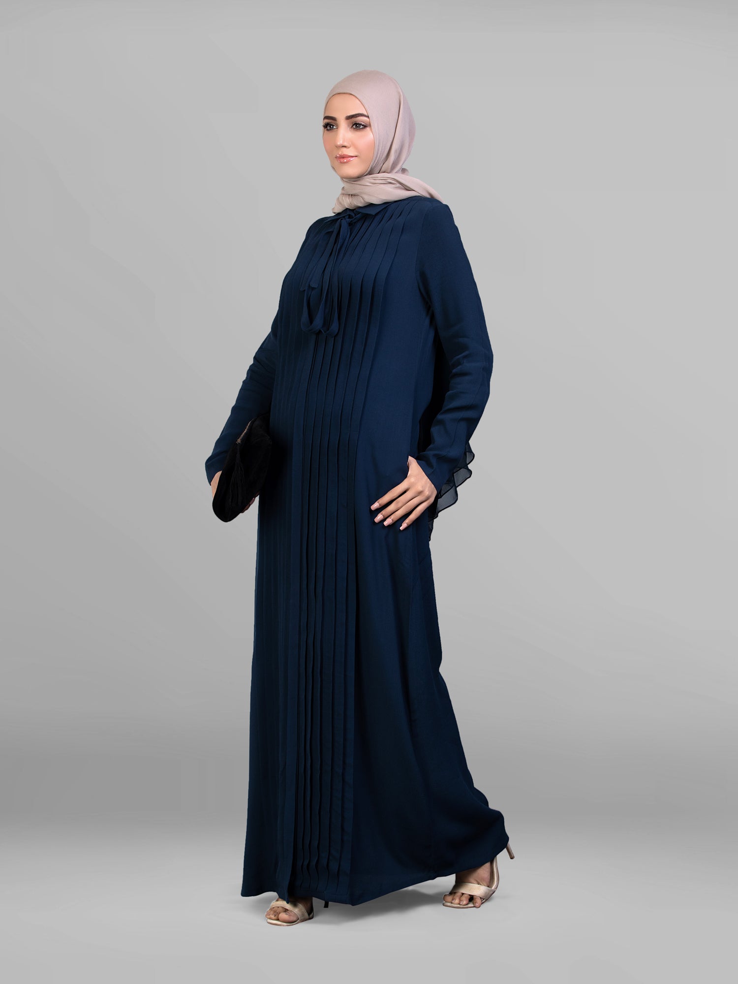 Tuck up-Navy Abaya